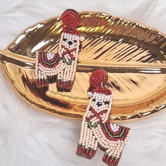 New C & C California Lama Beaded Bling CHRISTMAS EARRINGS - Picture 3 of 7